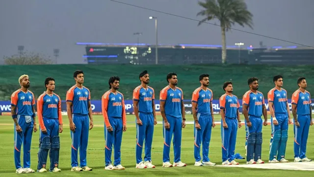 IND vs PAK :  పాక్ తో మ్యాచ్..  టీమిండియాకు బిగ్ షాక్..  కీలక బౌలర్ ఔట్!