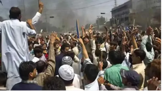 Pakistan: పాకిస్తాన్ ప్రభుత్వంపై తిరగబడ్డ జనం..పీవోకేలో నిరసనలు