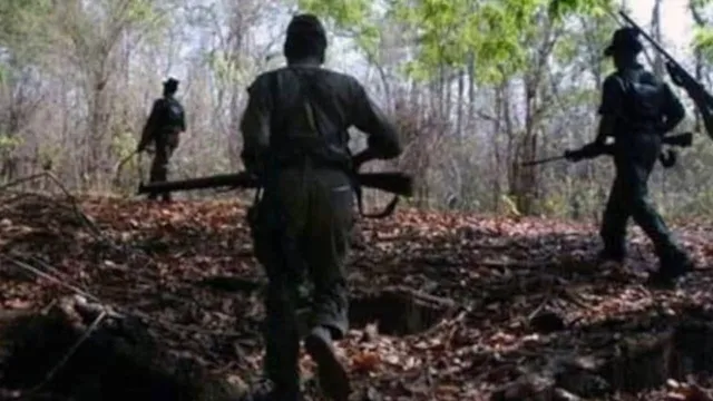 Maoists:  ఛత్తీస్‌గఢ్‌లో భారీగా  మావోయిస్టుల లొంగుబాటు
