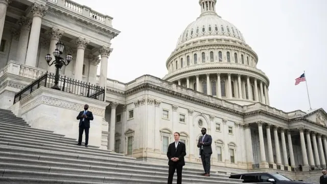 USA: అమెరికాలో ఎమర్జెన్సీ పరిస్థితులు.. 8 లక్షల మంది ఉద్యోగులు ఔట్ ?