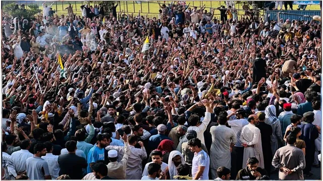 Pakistan :  POKలో కాల్పులు..  12 మంది మృతి, 200 మందికి పైగా గాయాలు