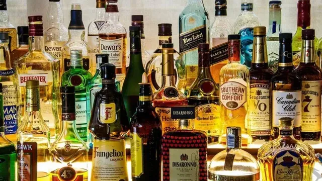 Dussehra Effect : దసరాకు తెగ తాగేశారు.. 10 నిమిషాలకో ఫుల్ బాటిల్ లేపేశారు.. లెక్కలివే!