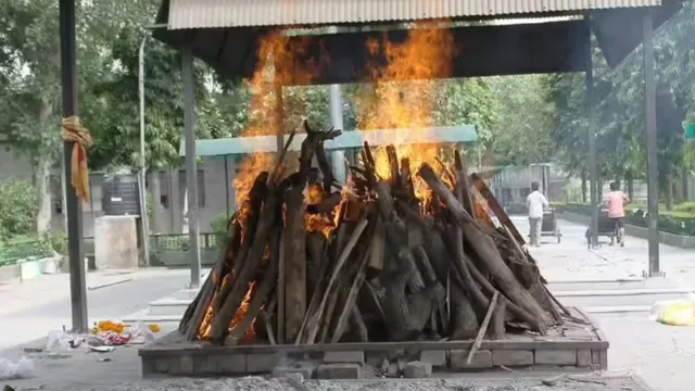 ఓర్నీ.. మారిపోయిన మృతదేహాలు, వేరే వ్యక్తికి అంత్యక్రియలు చేసిన కుటుంబం