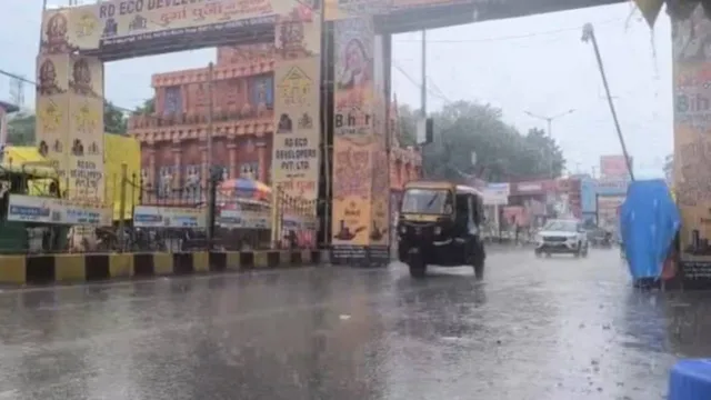 Heavy Rains: భారీ వర్షం, పిడుగుపాటు.. 10 మంది మృతి