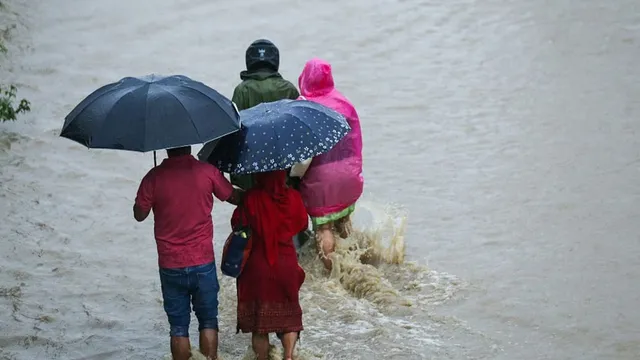 Floods: నేపాల్‌లో వరదల బీభత్సం.. 60 మంది మృతి
