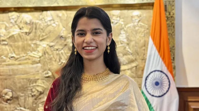 Maithili Thakur : బీహార్ అసెంబ్లీకి ఎన్నికల్లో ఫోక్ సింగర్!.. ఎవరీ మైథిలి ఠాకూర్‌ ?