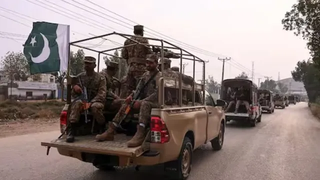 Pakistan: పాకిస్థాన్‌కు బిగ్‌ షాక్.. 11 మంది సైనికులు మృతి