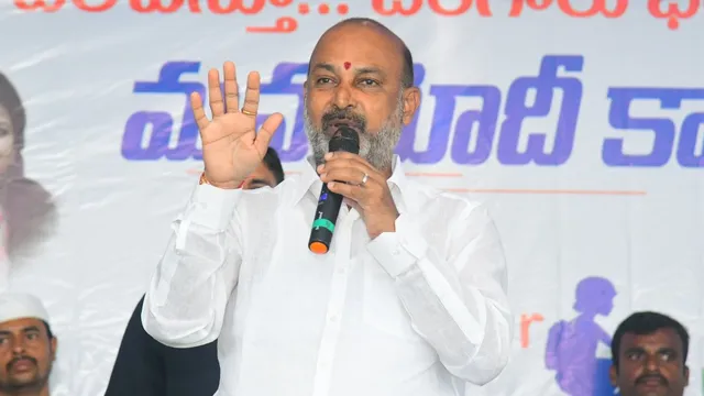 Bandi Sanjay :  ఈటలను ఉద్దేశించి బండి సంజయ్ సంచలన కామెంట్స్!