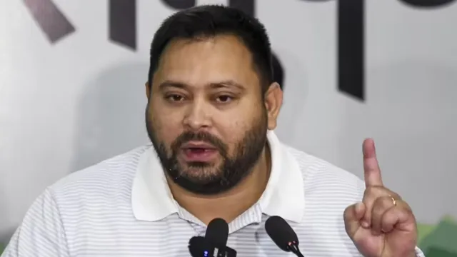 Tejashwi Yadav: అమ్మతోడు.. ప్రతి ఇంటికి ప్రభుత్వ ఉద్యోగం ఇస్తాం.. తేజస్వి యాదవ్ సంచలన హామీ