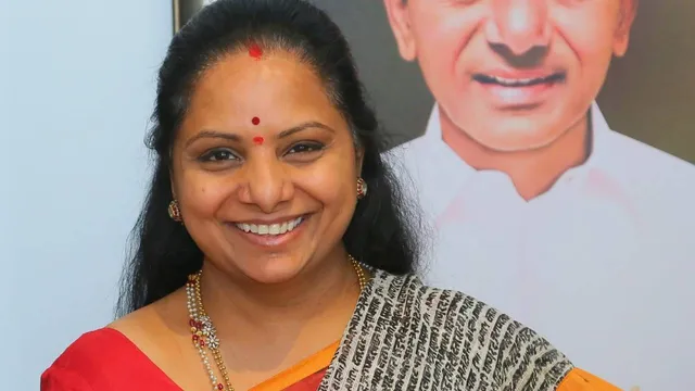 Kavitha : కేసీఆర్ కు కవిత బిగ్ షాక్..   అక్టోబర్ చివరి వారంలో యాత్ర