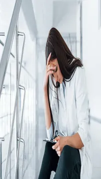 ఇంటర్నెట్‌లో చూసి రోగాన్ని నిర్ధారించుకుంటున్నారా..?