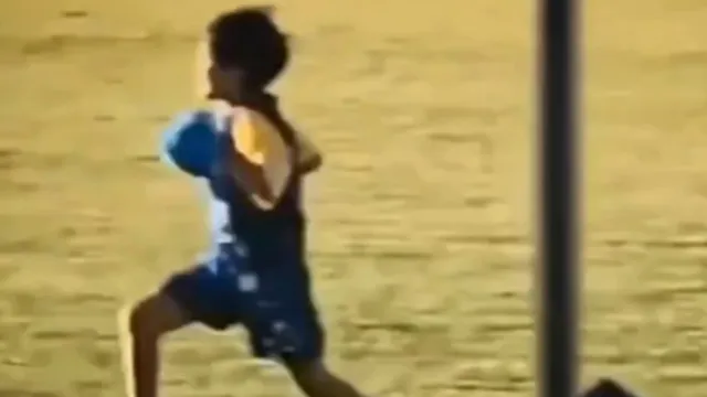 Kohli Autograph: హుర్రే...కోహ్లీ ఆటోగ్రాఫ్ దొరికింది..ఆనందంతో కిందపడి దొర్లిన పిల్లాడు..వీడియో వైరల్