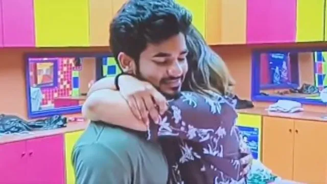 Bigg Boss 9 Telugu: లైవ్‌లోనే డిమోన్‌ పవన్‌కు కిస్ చేసిన రీతూ.. కన్ఫార్మ్ లవ్ అంటున్న అలేఖ్య చిట్టి పికిల్స్!