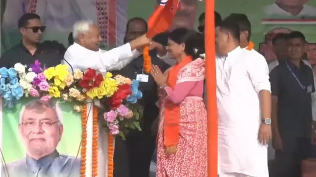 Nitish Kumar : అసలు నీతీశ్‌కు ఏమైంది?  ఆయన చేసిన పనికి ఆరోగ్యంపై మరోసారి చర్చ!