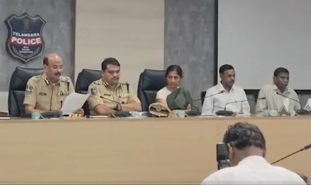 Maoist Chandranna Surrender: DGP ఎదుట లొంగిపోయిన చంద్రన్న, బండి ప్రకాష్