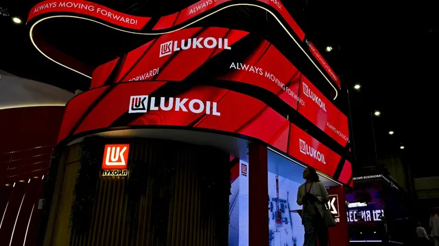 LUKOIL: ఆస్తులు అమ్మకుంటున్న రష్యా చమురు సంస్థలు..ట్రంప్ ఆంక్షల ఎఫెక్ట్