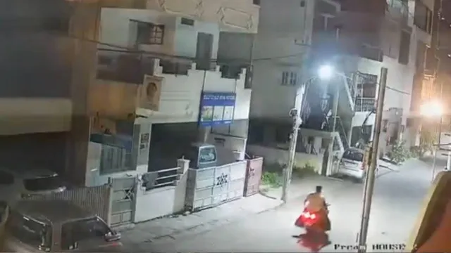 Bengaluru :  దారుణం ..  కారు సైడ్ మిర్రర్‌కు బైక్ తాకిందని.. 2 కి.మీ. వెంటాడి మరీ చంపేశారు!