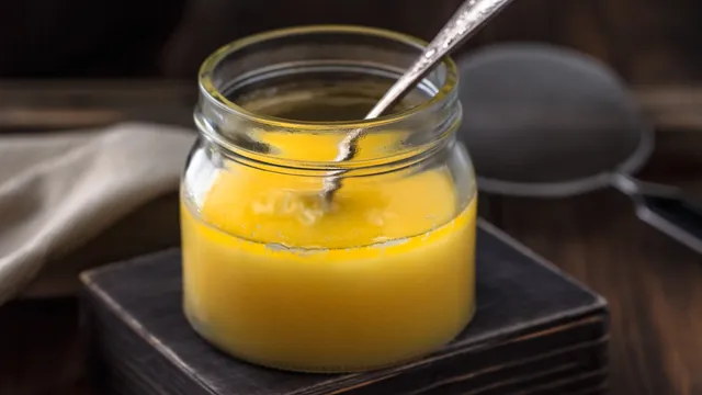 Ghee Tips: ఆవు నెయ్యి Vs గేదె నెయ్యి.. ఆరోగ్యానికి ఏది మంచిదో తెలుసా..?