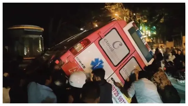 Bengaluru: సిగ్నల్ జంప్ చేసి ప్రాణాలు తీసిన అంబులెన్స్.. దంపతులు మృతి