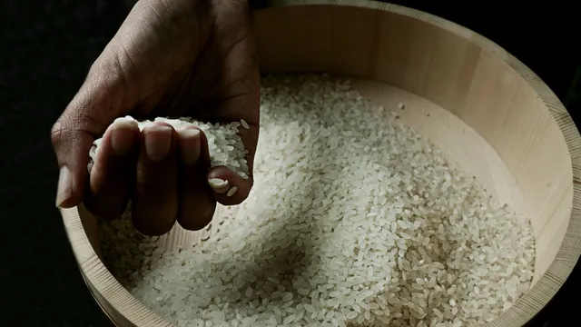 Home Tips: ఈ 6 చిట్కాలతో బియ్యంలో పురుగులు పరార్.. అవేంటో తెలుసా?