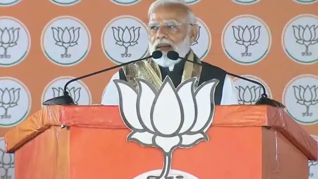 PM Modi: విద్యార్థులకు మేం లాప్‌టాప్‌లు ఇస్తే.. వాళ్లు రివాల్వార్లు ఇస్తున్నారు.. ఆర్జేడీపై విరుచుకుపడ్డ మోదీ