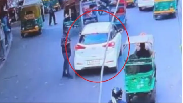 Delhi : ఢిల్లీ బాంబ్ బ్లాస్ట్ కేసులో ట్విస్ట్..సీన్ లోకి మరో అనుమానిత కారు