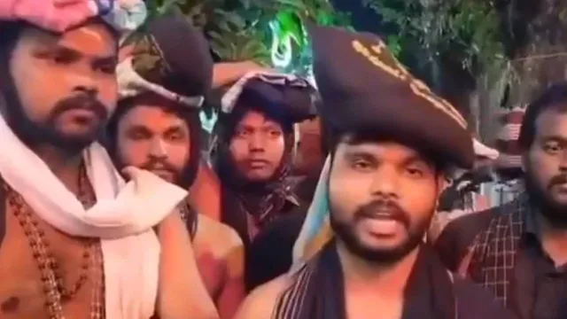 Sabarimala : శబరిమలలో ఏపీ భక్తులపై అమానుషం! ..ప్యాంట్ జిప్ విప్పి