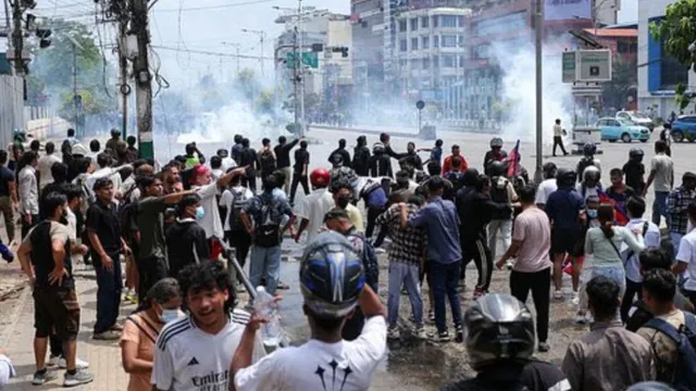Nepal: నేపాల్‌లో మళ్లీ ఉద్రిక్తతలు.. 10 మంది..