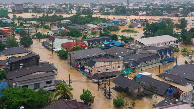 Floods: భారీ వరదలు.. 145 మంది మృతి