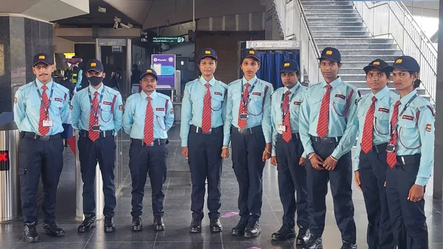 Hyderabad Metro: తెలంగాణ ప్రభుత్వం సంచలన నిర్ణయం.. మెట్రోస్టేషన్లలో ట్రాన్స్‌జెండర్లకు ఉద్యోగాలు..