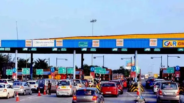 Toll Plaza Charges: సంక్రాంతికి ఊరెళ్లే వాహనదారులకు గుడ్‌న్యూస్‌...ఆ చార్జీలు లేనట్టే?