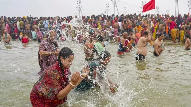 Mauni Amavasya: మౌని అమావాస్య.. 1.3 కోట్ల మంది భక్తులు పుణ్యస్నానాలు