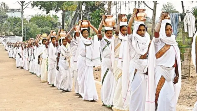 Nagoba Jatara: 250 మంది కొత్త కోడళ్లు.. తెల్లని వస్త్రాలు.. అర్ధరాత్రి వేళ  అపూర్వం