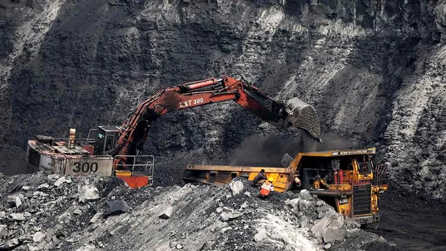 Naini Coal Mines : సింగరేణి కీలక నిర్ఱయం.. నైనీ కోల్ మైన్స్ టెండర్ల రద్దు