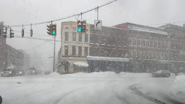 Snow Storm: అమెరికాను కప్పేసిన మంచు తుఫాను..8 వేల విమానలు రద్దు