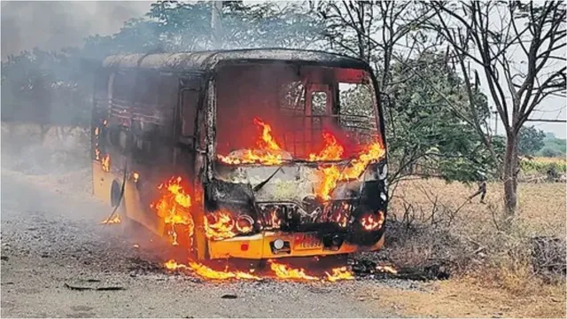 Bus Accident: ప్రైవేట్‌ స్కూల్ బస్సులో మంటలు.. డ్రైవర్‌తో సహా 30 మంది విద్యార్థులు?