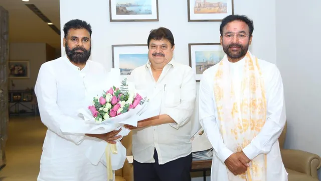 Pawan Kalyan : తెలంగాణ మున్సిపల్ ఎన్నికల్లో పవన్‌కల్యాణ్‌..ఆ పార్టీ కోసం ప్రచారం