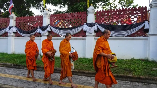 Monks arrested in Thailand : ఆశ్రమంలో అశ్లీల చిత్రాలు.. నలుగురు సన్యాసుల అరెస్ట్
