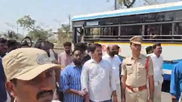 Municipal Election Results 2026 :చైర్మన్ పదవి ఇస్తేనే సపోర్ట్.. జనగామలో చుక్కలు చూపిస్తున్న ఇండిపెండెంట్!