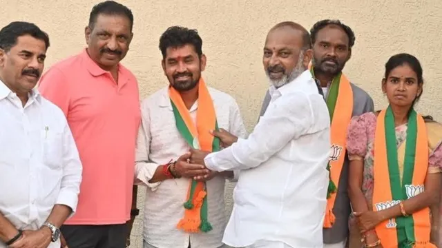 BJP: కరీంనగర్ కార్పొరేషన్‌ను కైవసం చేసుకున్న బీజేపీ.. కమలం గూటికి మరో ఇద్దరు స్వంతంత్రులు