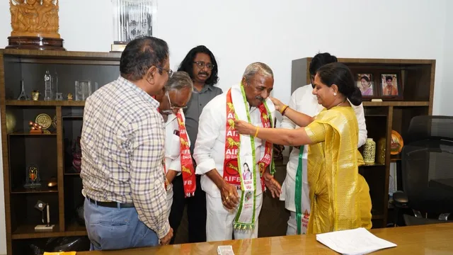 BIG BREAKING : కవితకు బిగ్ షాక్‌..కాంగ్రెస్ ఖాతాలోకి వడ్డేపల్లి మున్సిపాలిటీ..