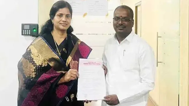 Kadiyam Kavya : కడియం కావ్యపై ఎన్నికల కమిషన్‌ కు ఫిర్యాదు చేసిన బీఆర్‌ఎస్‌