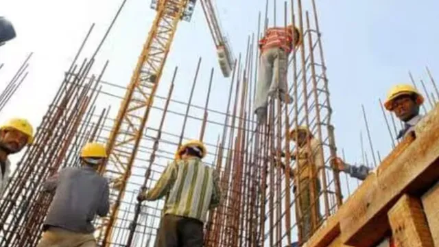 Wage Rates : కనీస వేతనాలు నెలకు 26,910 రూ.లకు పెంచిన కేంద్రం