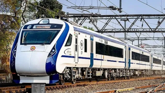 Vande Bharat : ప్రయాణీకులకు గుడ్‌ న్యూస్‌.. ఆ రూట్లో వందేభారత్‌కు మరో 4 కోచ్‌లు