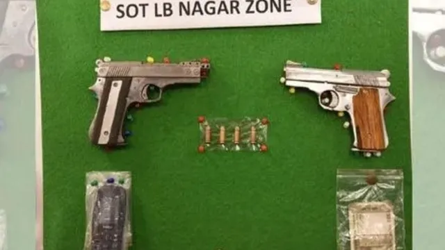 Pistols : హైదరాబాద్‌లో తుపాకుల దందా.. ఇద్దరు నిందితులు అరెస్టు