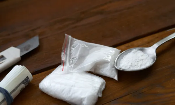 Drugs: ఢిల్లీ ఎయిర్‌పోర్టులో భారీగా డ్రగ్స్‌ పట్టివేత