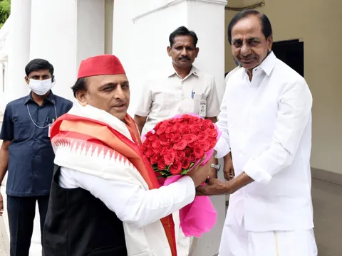కేసీఆర్‌తో అఖిలేశ్ అత్యవసర భేటీ, వాట్‌ నెక్స్ట్...?