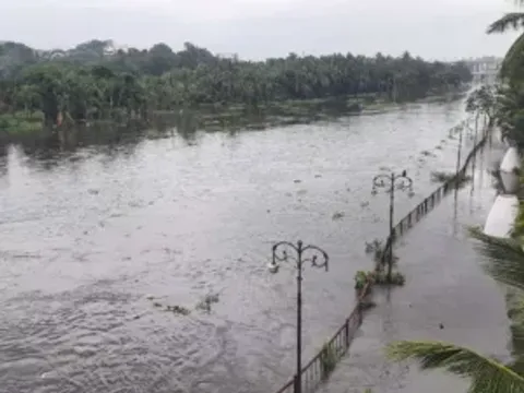ఉద్దృతంగా ప్రవహిస్తున్న మూసీ..నిండుకుండలా జంటజలాశయాలు!