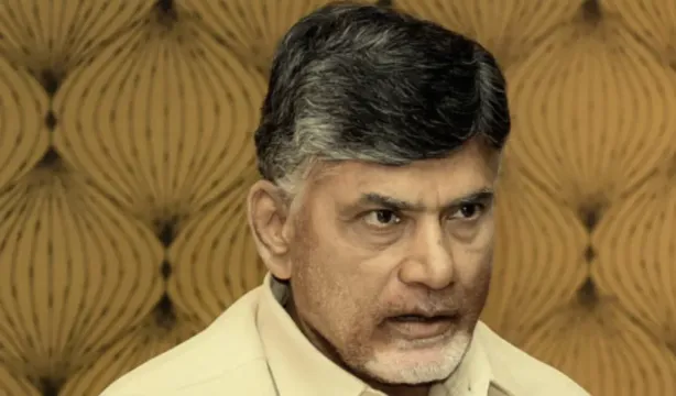 జగన్ మూర్ఖత్వానికి, పిచ్చితనానికి రాష్ట్రం బలికావాలా..బాబు ఫైర్!