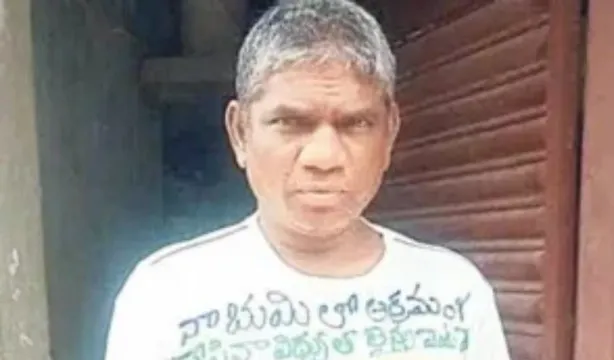 అధికార పార్టీ లీడర్ పై కరెంటోళ్ల ప్రేమకు.. అన్నదాత బలి!